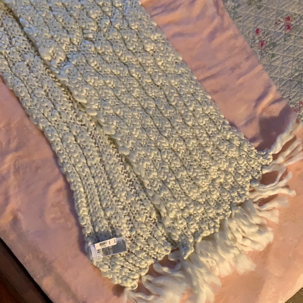 Gap scarf